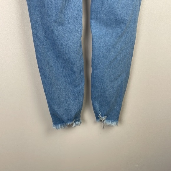 KanCan Jeans Denim SZ 7/27 Light Wash Distressed Stretch Mid Rise - Picture 10 of 12